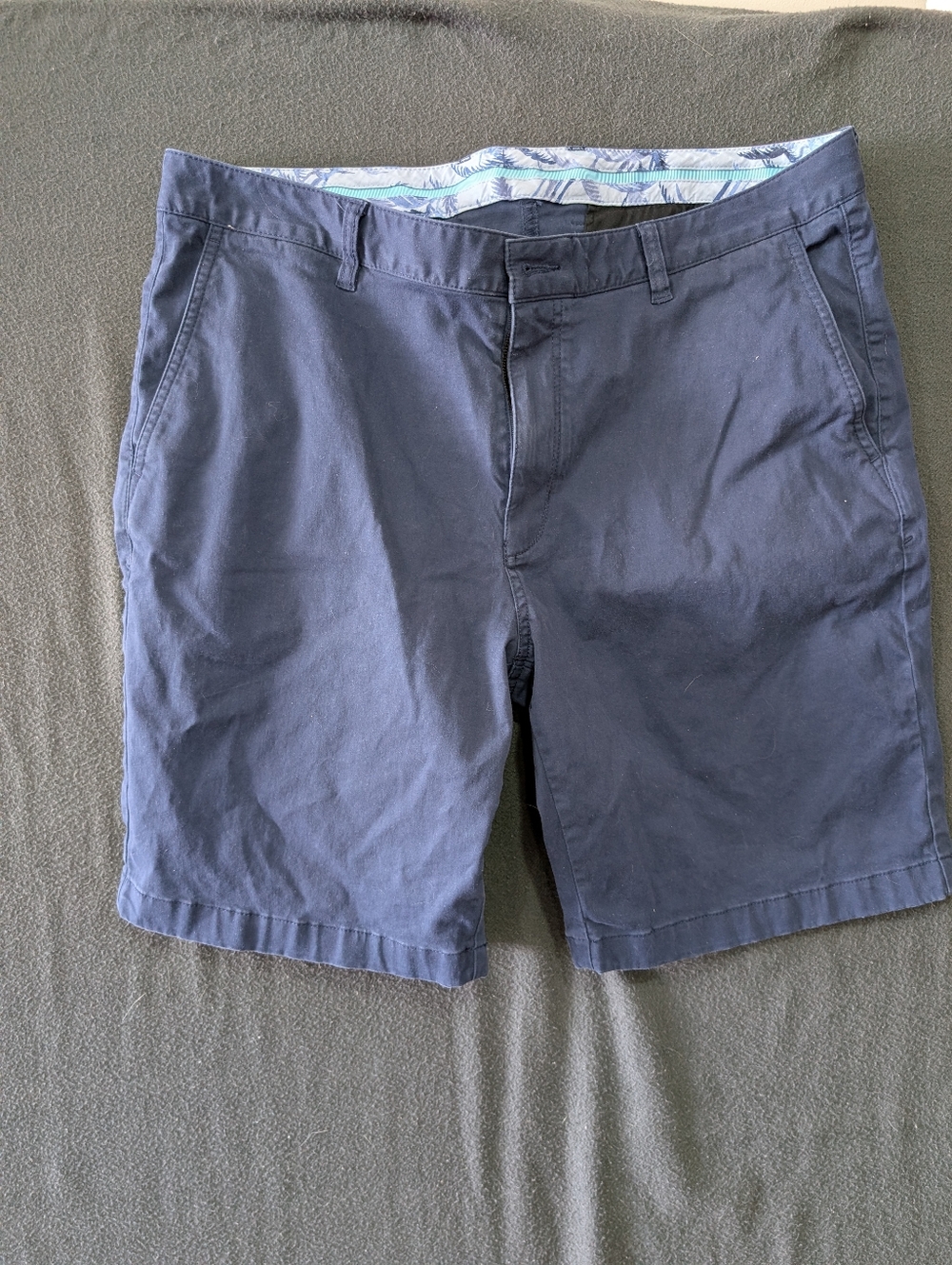 Tommy Bahama Chino Dark Blue Shorts - Men's Size 38